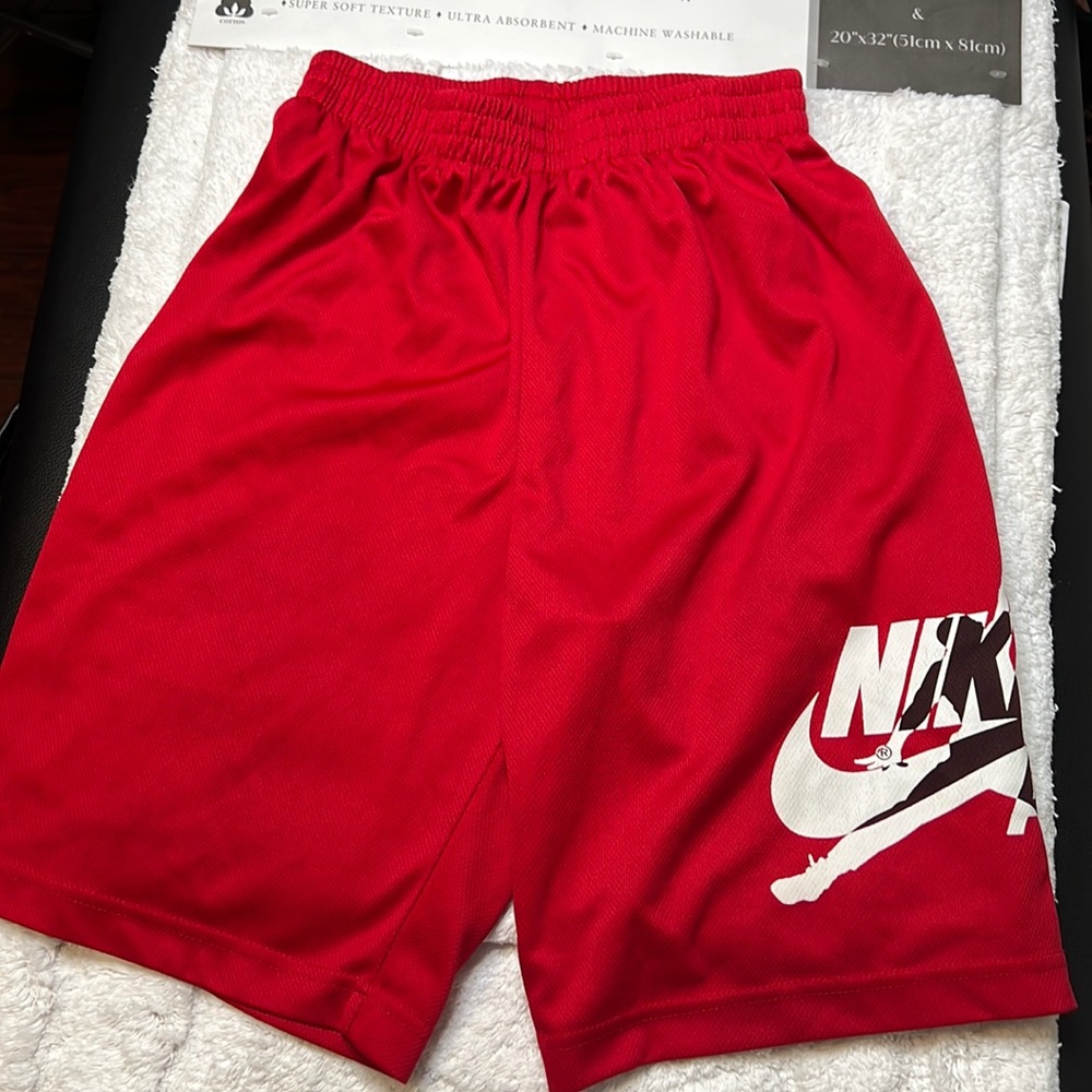 Nike shorts size L for boys